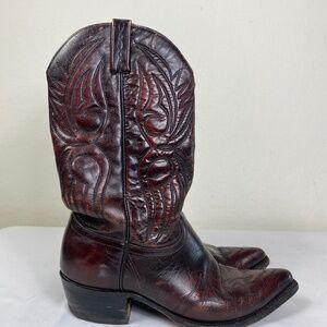 RARE J Chrisholm vtg 10 D Western cowboy boots Cherrywood red color